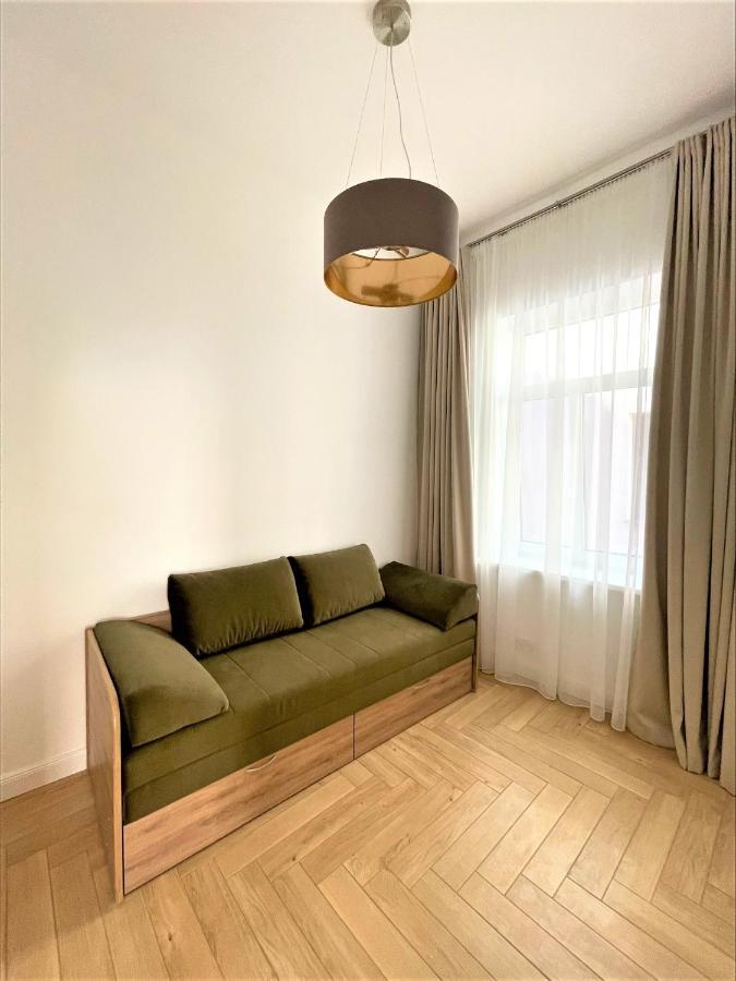 Picturesque Old Town Apartment With Charming Balcony 考纳斯 外观 照片