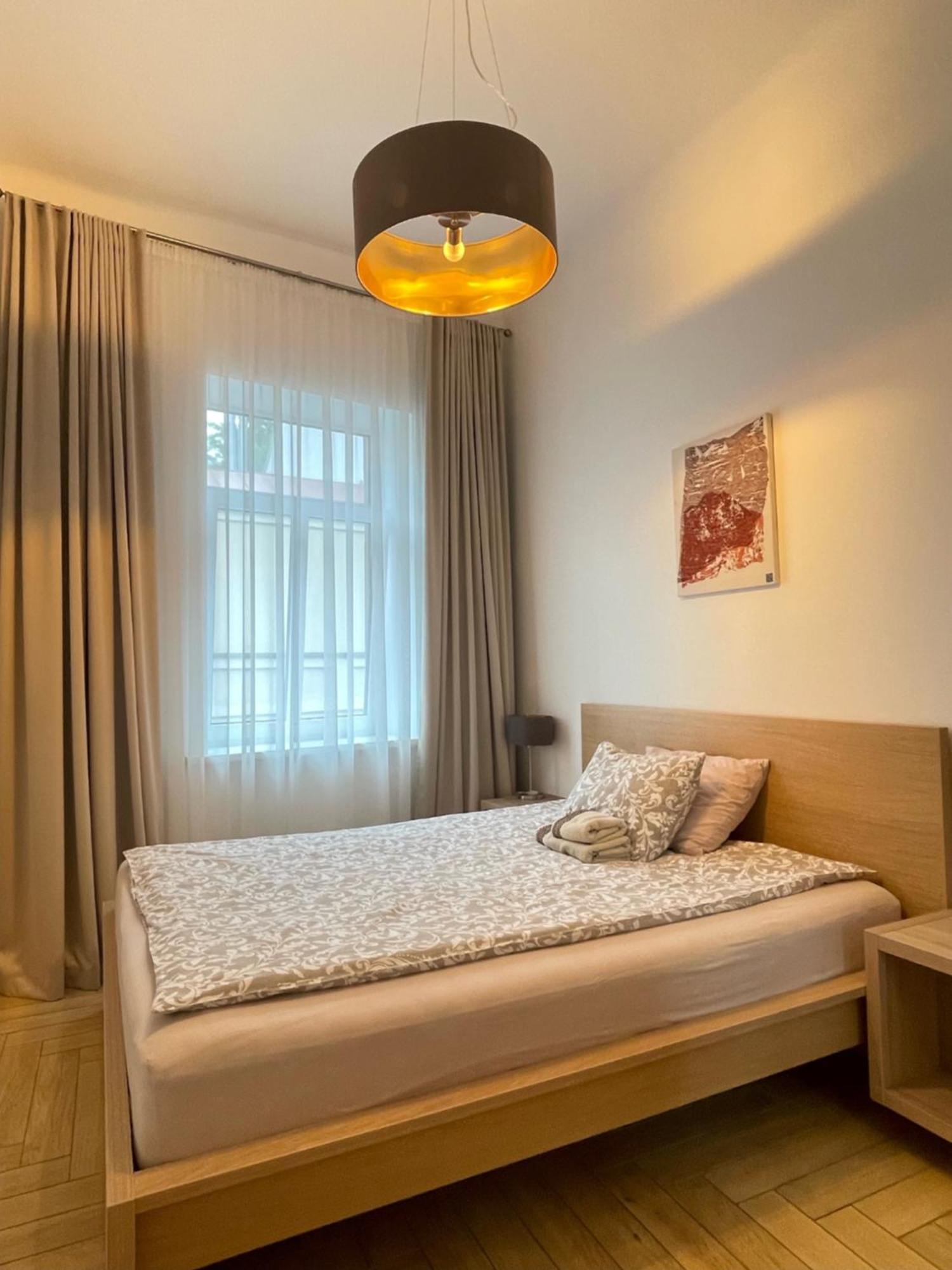 Picturesque Old Town Apartment With Charming Balcony 考纳斯 外观 照片